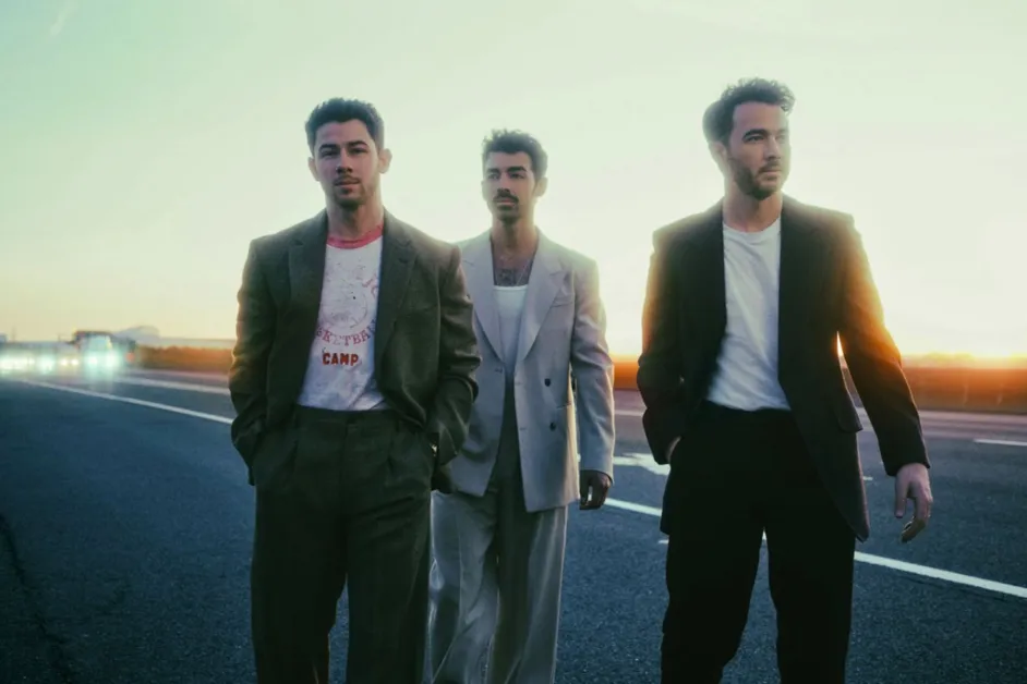 Turnê comemorativa dos Jonas Brothers ganhará álbum ao vivo