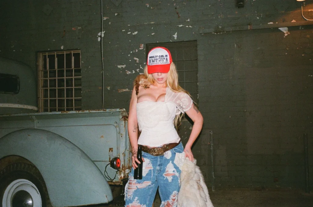 Crítica: Slayyyter, "Worst Girl in America"