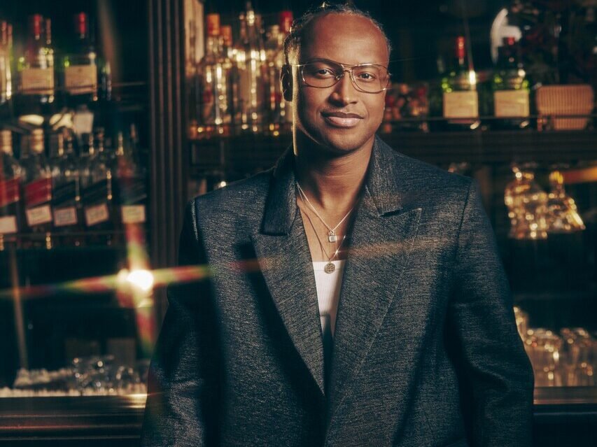 Thiaguinho estreia turnê “Bem Black” em São Paulo