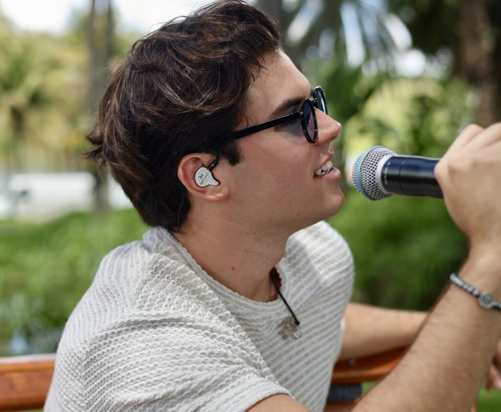 João Henrique grava audiovisual "Sigilinho" com proposta intimista em Goiânia