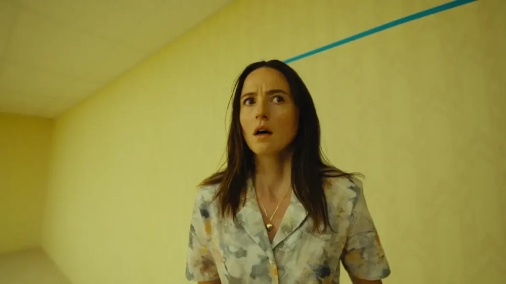 “Backrooms” chega aos cinemas com proposta inspirada em terror da internet