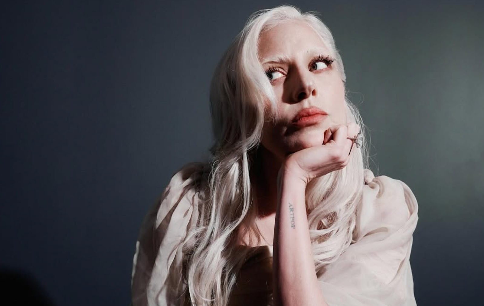 Lançamentos da semana: Lady Gaga e Doechii, Anitta com Shakira, Silva e mais