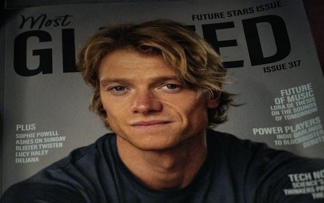 DC divulga imagem inicial de “Cara de Barro” com Rhys Harries