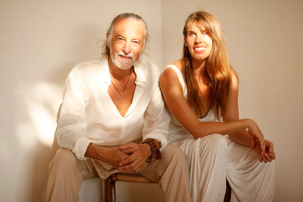 Deva Premal e Miten anunciam turnê no Brasil em 2026