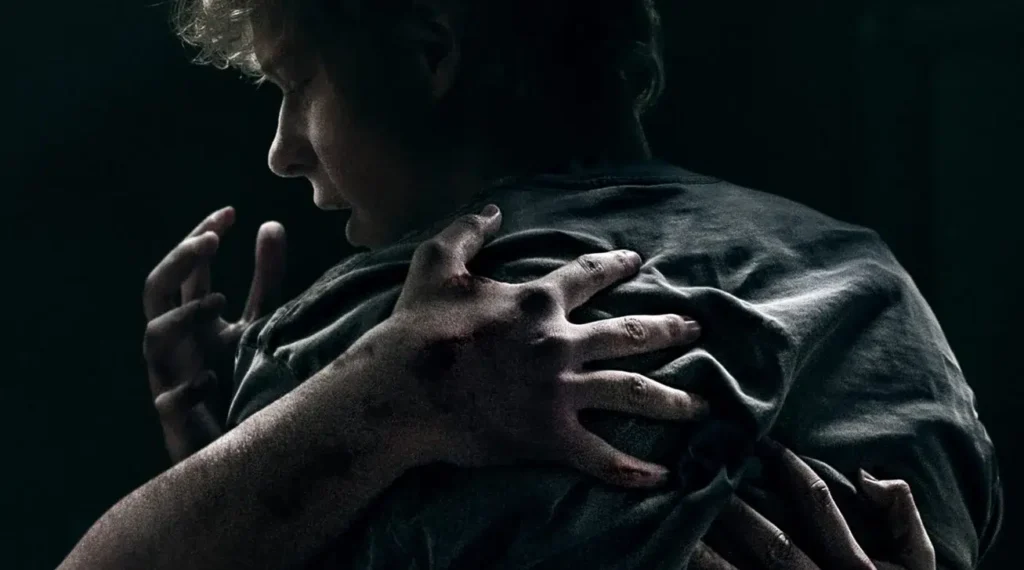 "Levítico" acompanha adolescentes em fuga de entidade sobrenatural