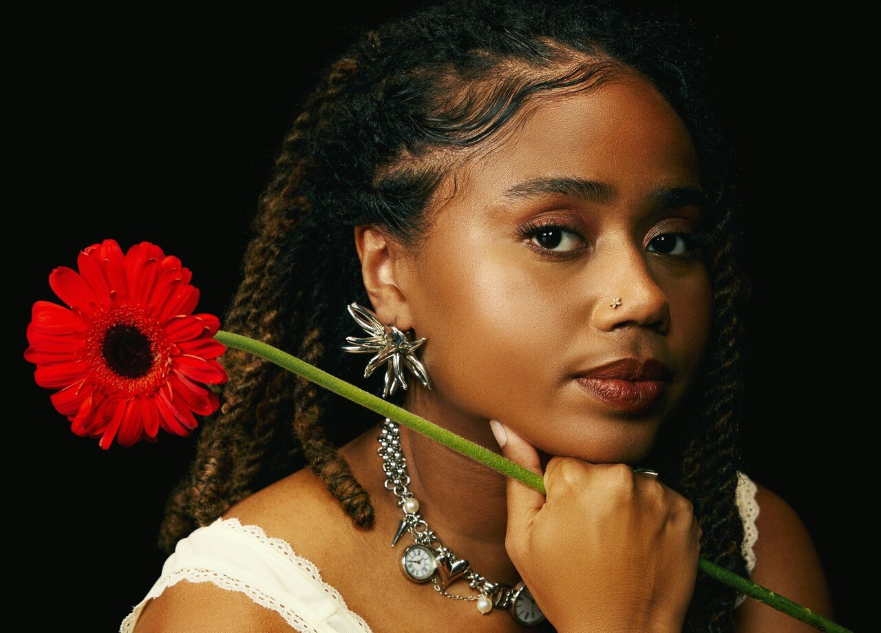  Melly assina composições em três faixas do novo álbum de Anitta