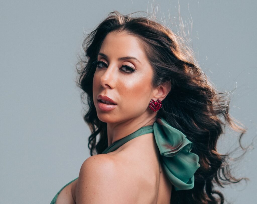 Marisol Marcondes fala sobre protagonismo e desafios no musical “Flashdance”