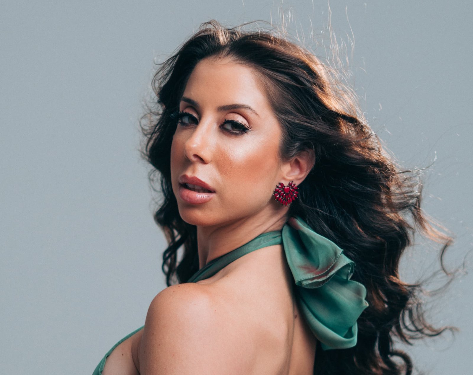 Marisol Marcondes fala sobre protagonismo e desafios no musical “Flashdance”