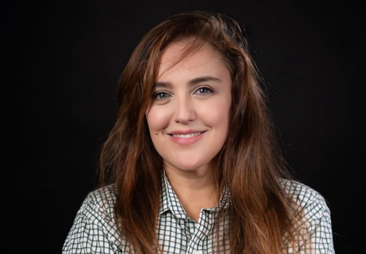 Simone Centurione aborda construção da Rainha Elizabeth em musical sobre Diana