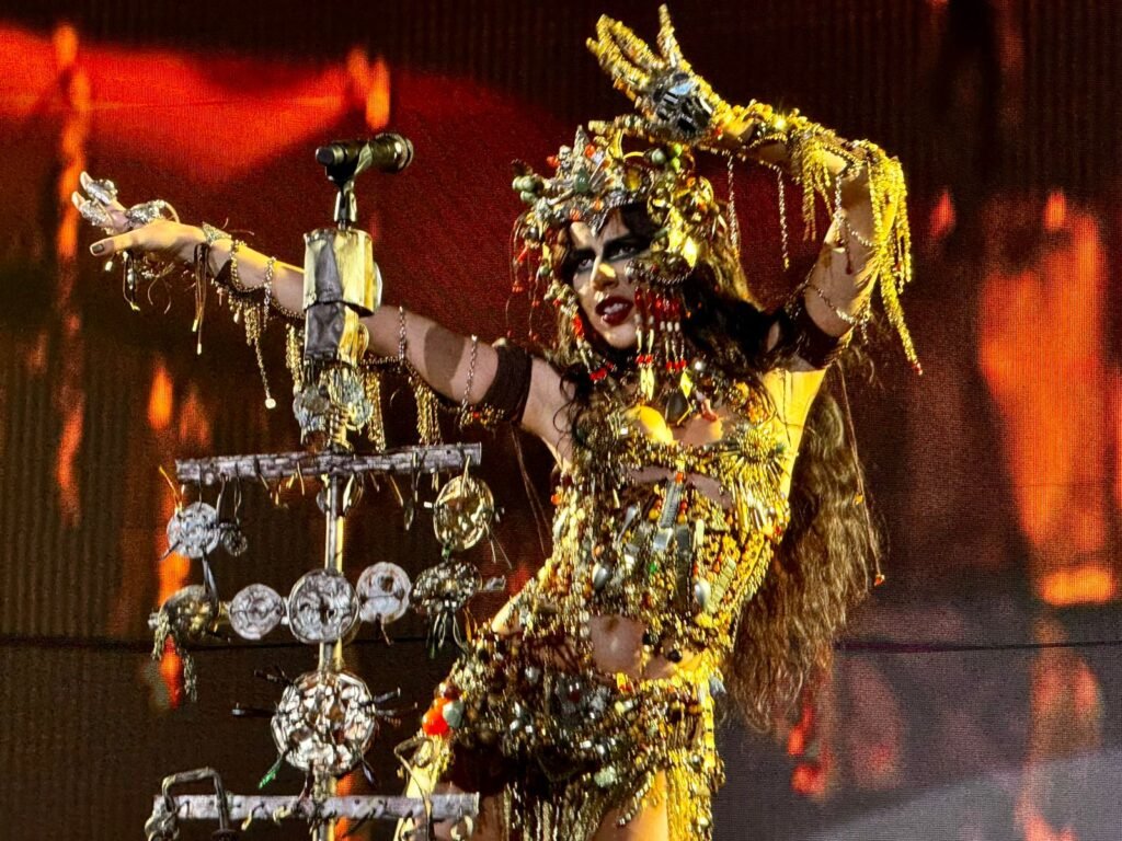 Marina Sena e a recusa do óbvio em um show de força estética