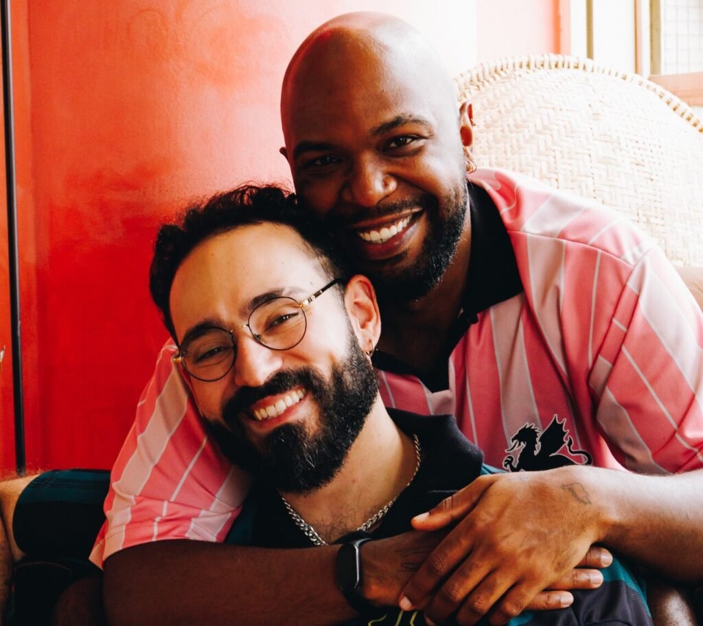 Jean Francisco e Vinicius Ferreira, nomes por trás do perfil @jafuigostei