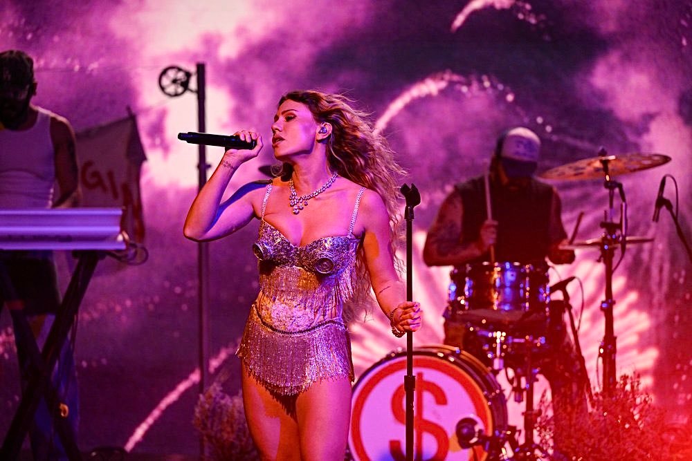 “Wor$t Girl In America” leva Slayyyter ao “The Tonight Show” | Foto: Reprodução/X
